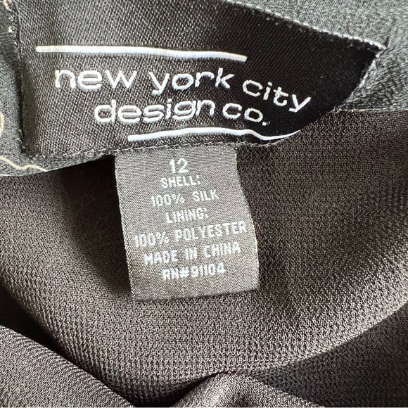 New York City Design Co. Black Floral Print Silk Skirt Size 12 - Picture 4 of 4